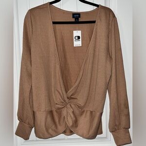 Buckle long sleeve top